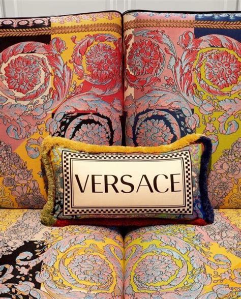 cuscini imitazione versace|1.